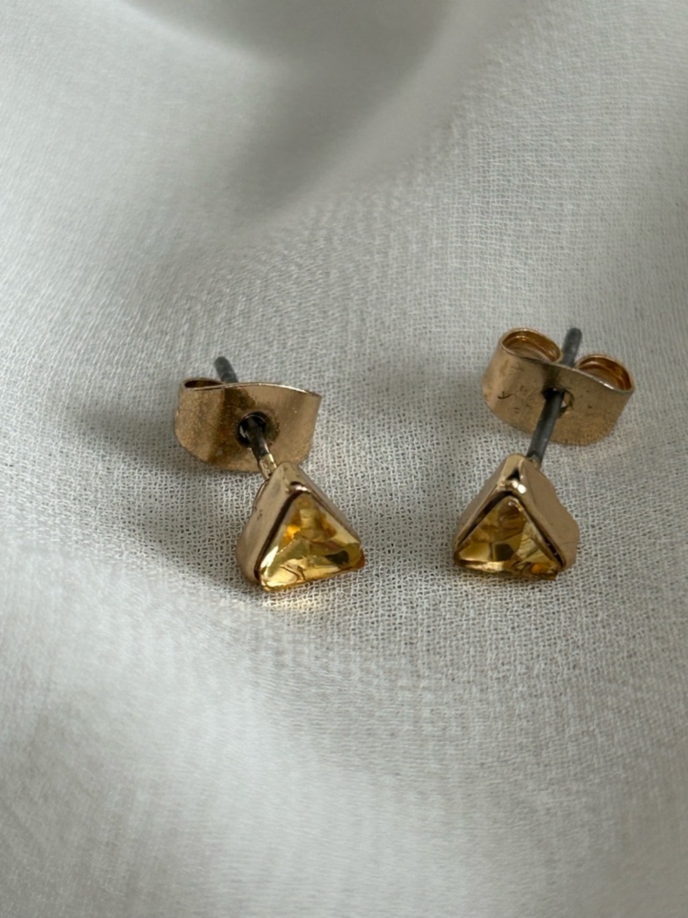 Vintage Gold‑Tone Yellow Topaz Triangle Gemstone Stud Earrings